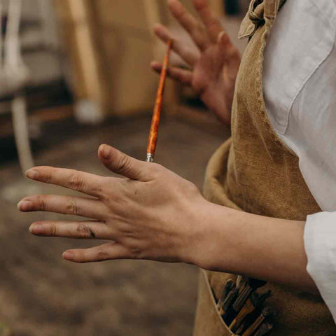 How to make brown paint by mixing primary colours
