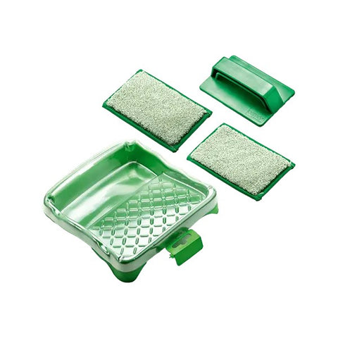 Contents of the Osmo Oil Finish Applicator Set: tray, hand pad holder and two applicator fleeces